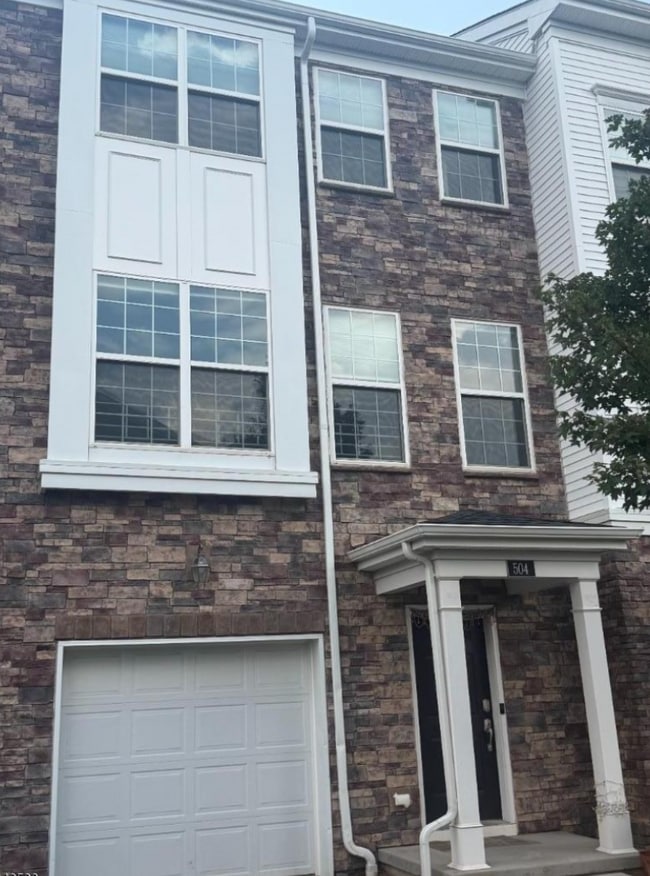 Building Photo - 504 Keenland Ct