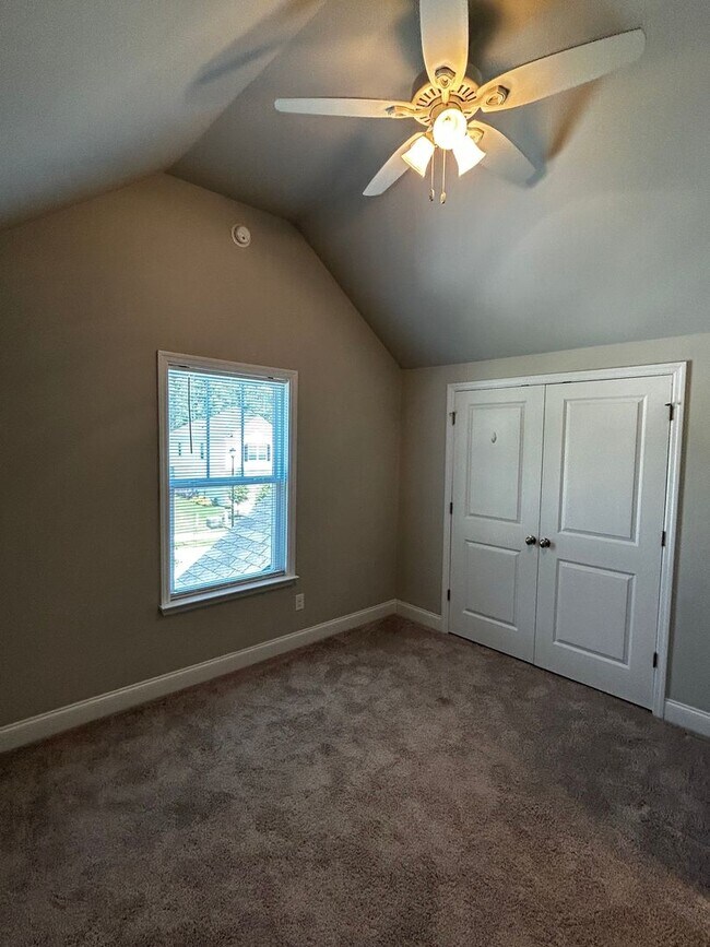 Building Photo - 1935 Preservation Cir