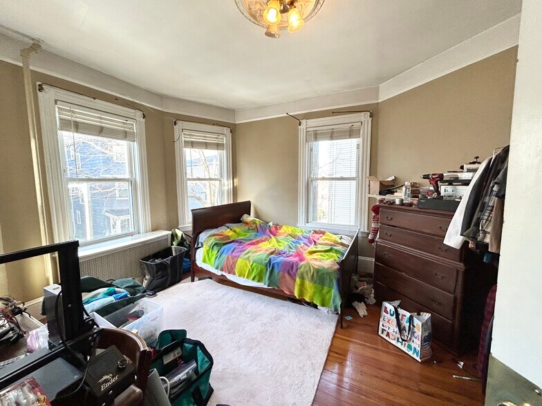 Building Photo - 12 Oswald St