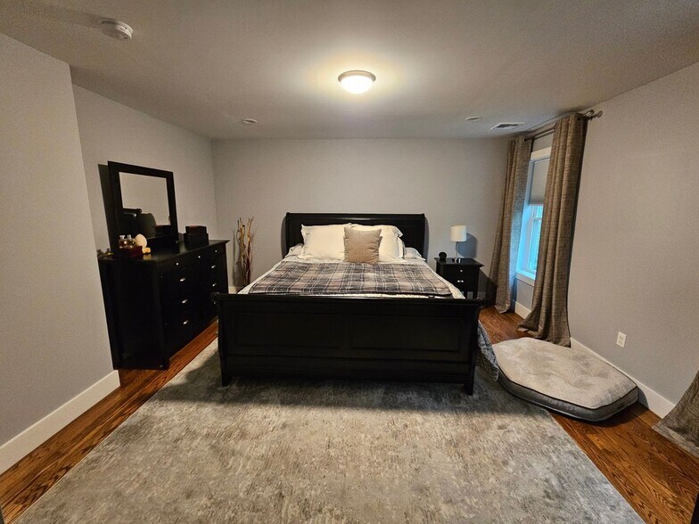 Building Photo - 25 Meridian Ridge Dr