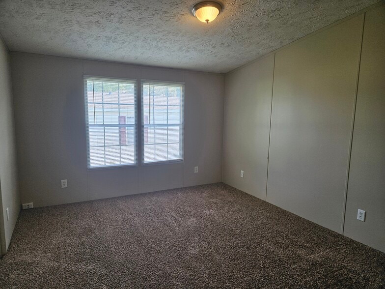 Building Photo - 159 Lynnwood Cir
