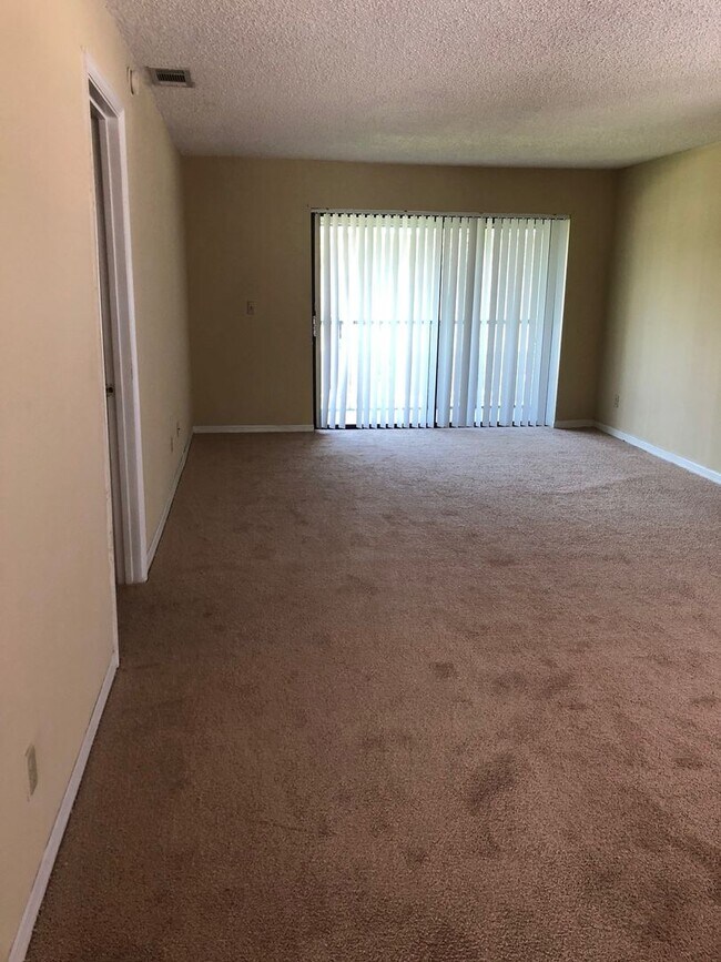 Building Photo - Two bedroom Two bath Condo