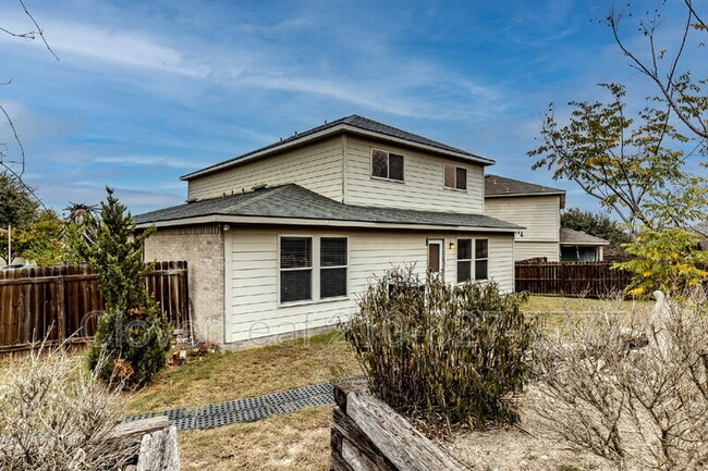 Building Photo - 104 Bay Willow