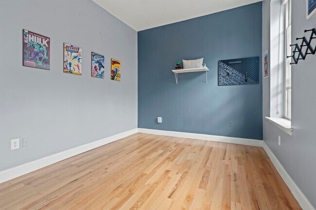 Building Photo - 187 Wayne St