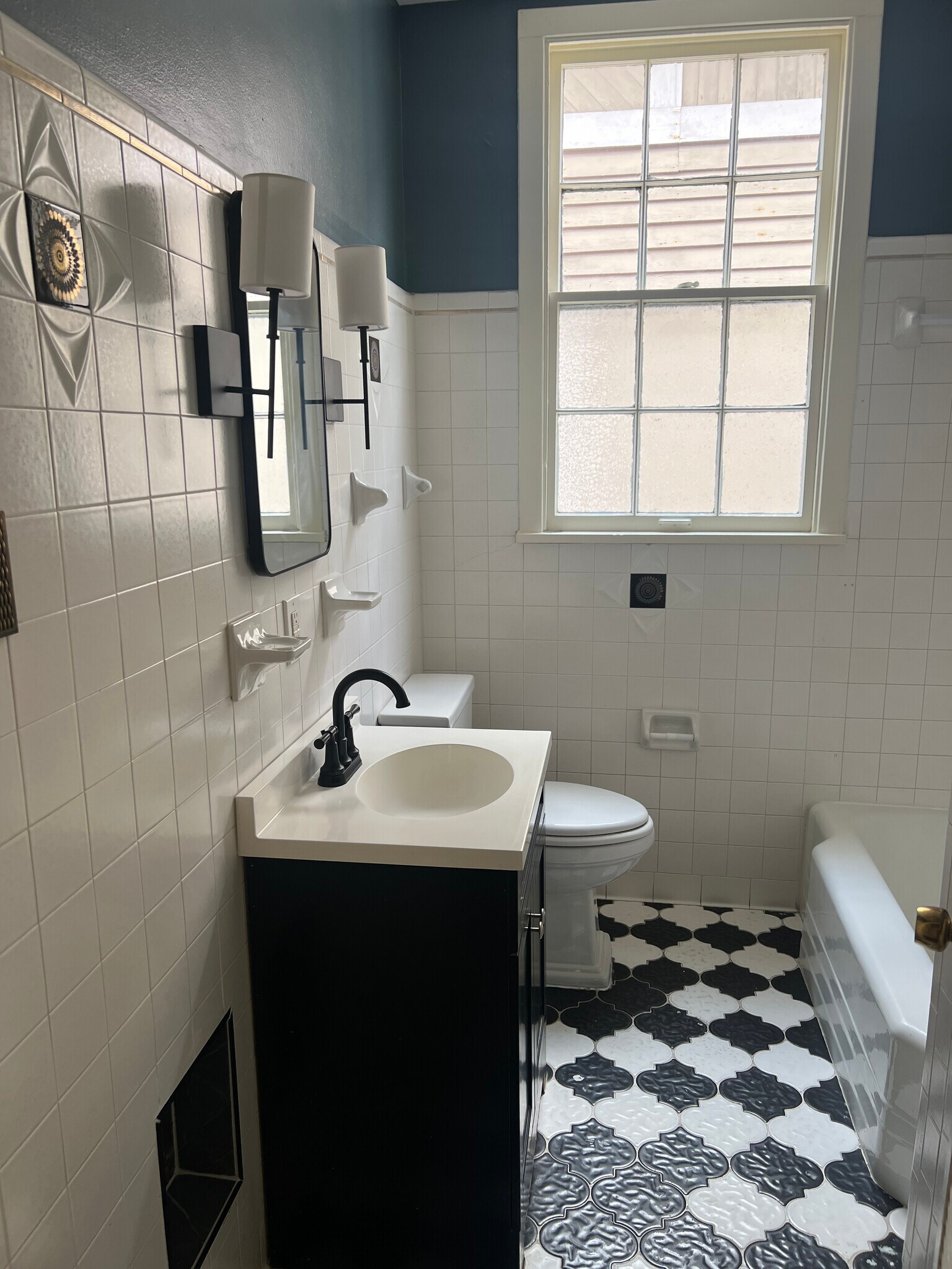 Full bath 1 - 1436 Louisiana Avenue