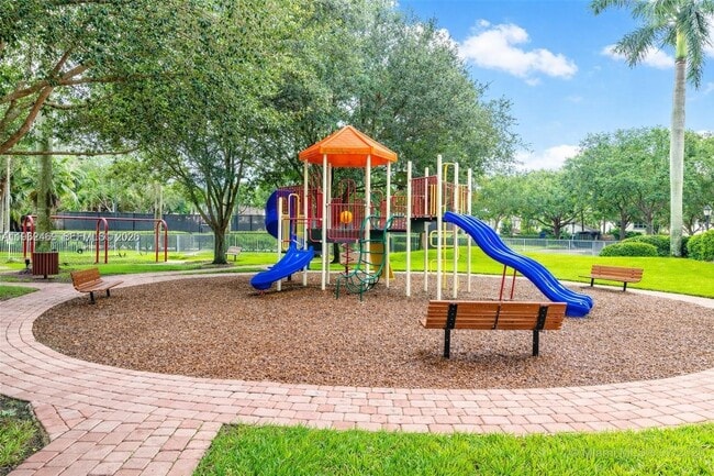 Building Photo - 7645 NW 19th Ct