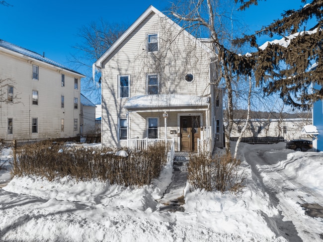 Building Photo - 22 Florence St