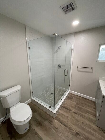 Bathroom - 1012 Cypress Ave