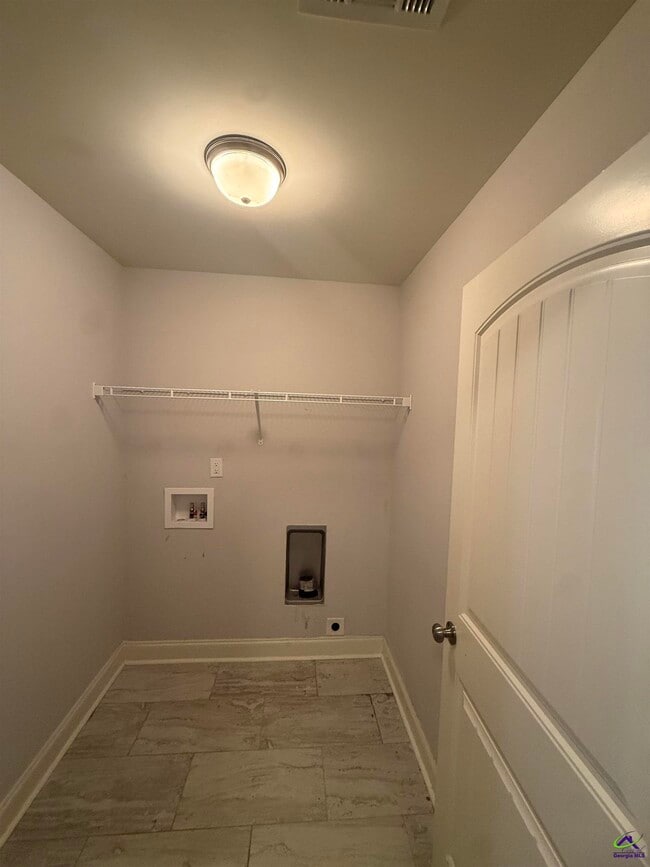 Building Photo - 120 Worchester Cir