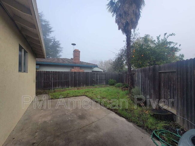 Building Photo - 602 Lelandhaven Way