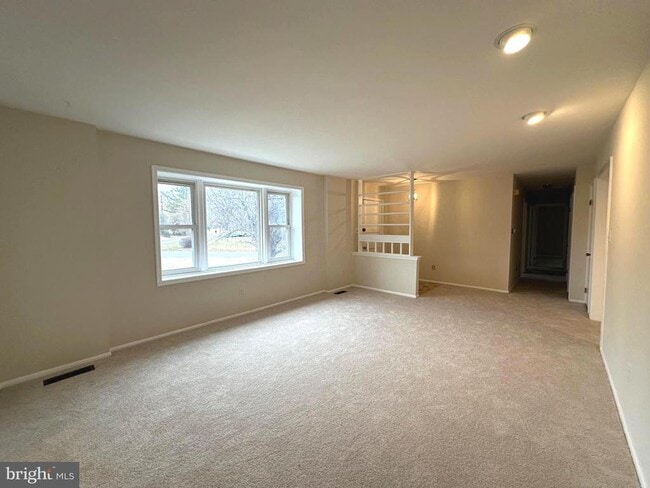 Building Photo - 4037 Olney Laytonsville Rd