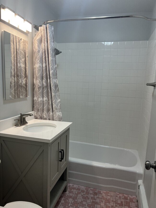 Building Photo - 7638 W North Ave