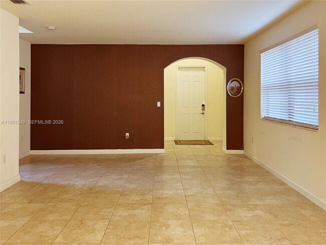 Building Photo - 422 SE 34th Terrace