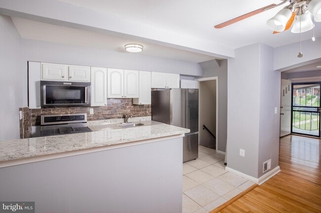 Building Photo - 8325 Dalesford Rd