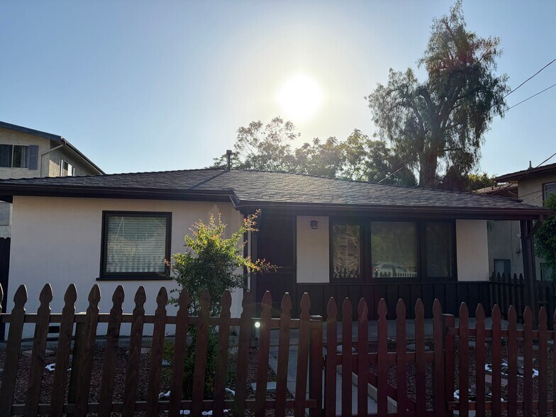 Building Photo - 2297 Glendale Blvd
