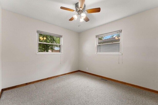 Building Photo - 3202 North Dr