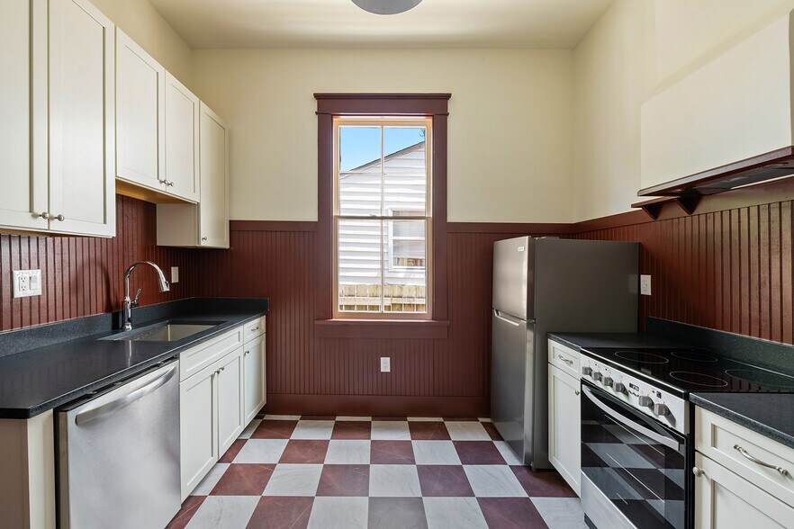 Building Photo - 2015 Kerlerec St