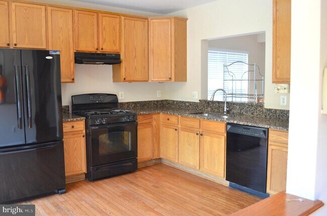 Building Photo - 43090 Sherbrooke Terrace