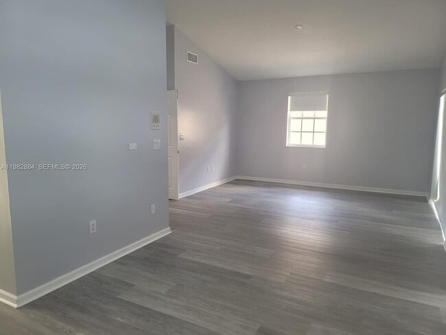 Building Photo - 14765 SW 132nd Pl