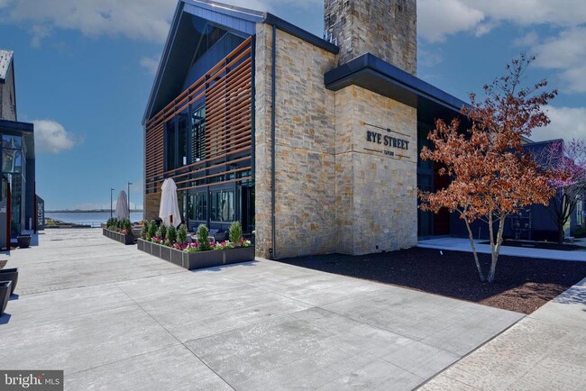 Building Photo - 111 Glass Ln