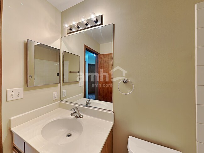 Building Photo - 20921 W Barrington Ln