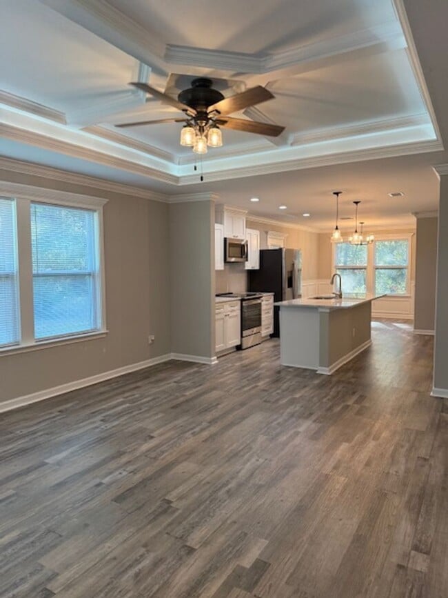 Building Photo - 3 Bedroom 2 Bath House