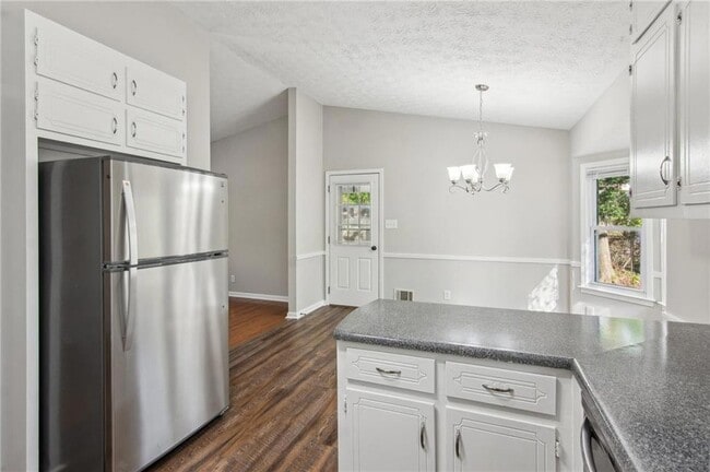 Building Photo - 2453 Falcon Ct