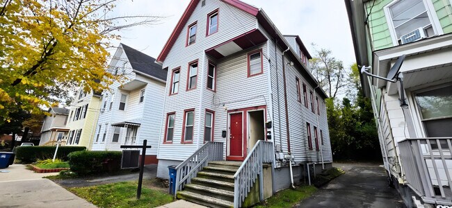 Building Photo - 186 Farren Ave