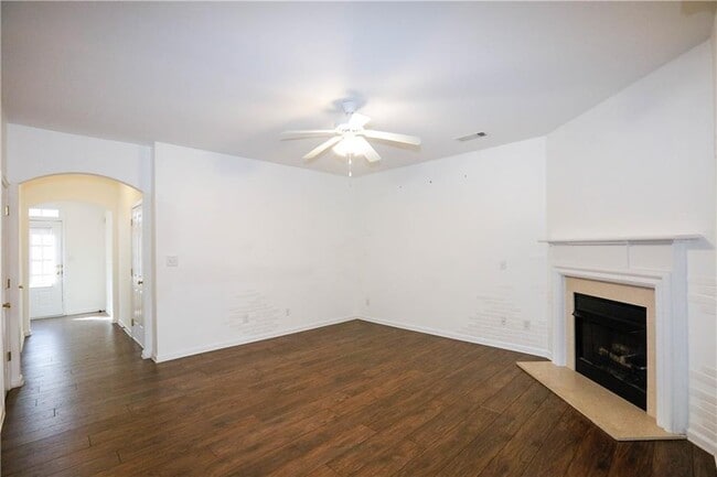 Building Photo - 1939 Durwood Ln