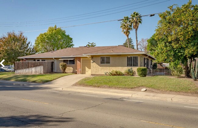 Building Photo - 5484 Riverside Blvd