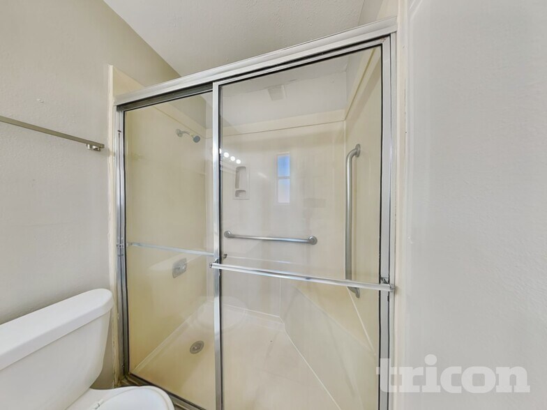 Building Photo - 1911 Deaf Smith Dr