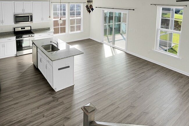Building Photo - Beautiful 3 Bedroom, 2.5 Bath-Monks Corner in Riverstone