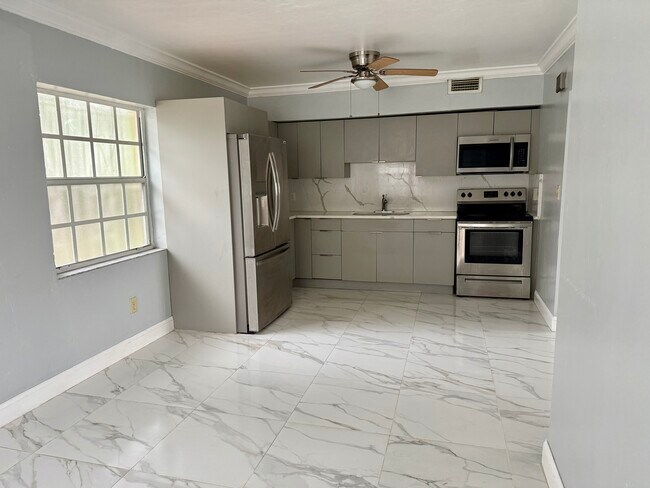 Building Photo - 1161 NW 116th St