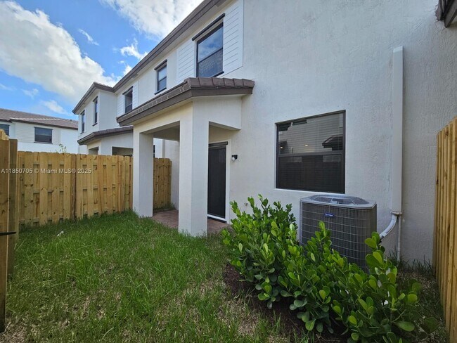 Building Photo - 257 SW 159th Way