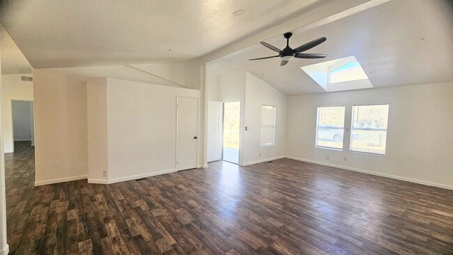 Building Photo - Rancho De Oro