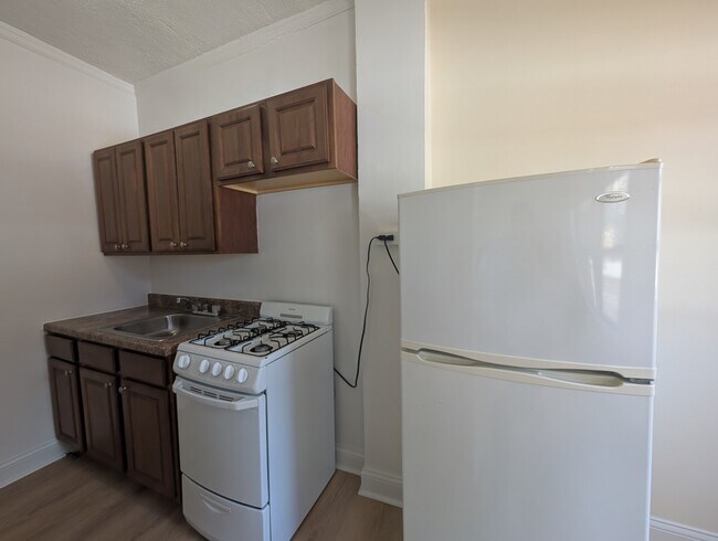 Building Photo - 5417 N Kenmore Ave