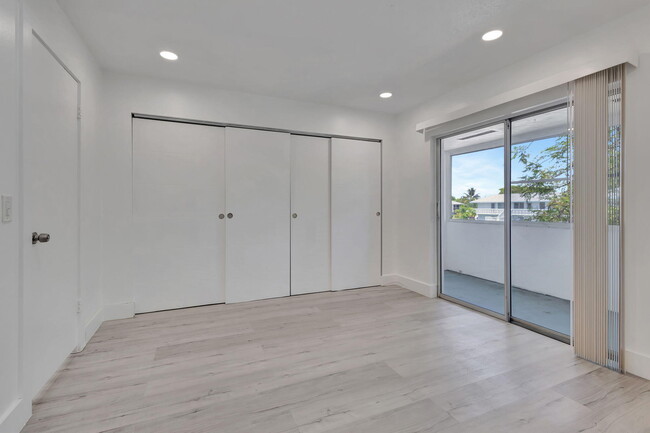 Building Photo - 110 Dorchester E