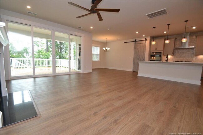 Building Photo - 544 Basin Hl Dr
