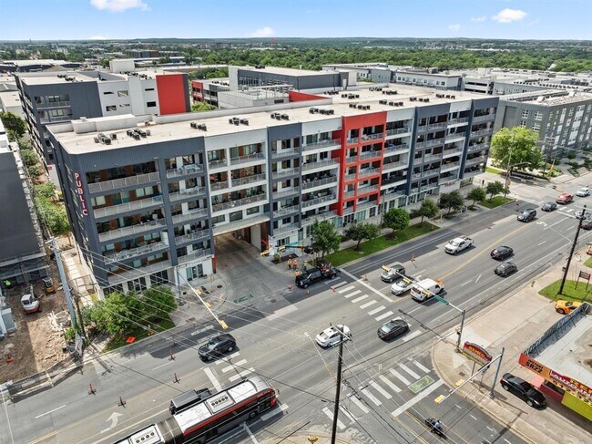 Primary Photo - 4361 S Congress Ave