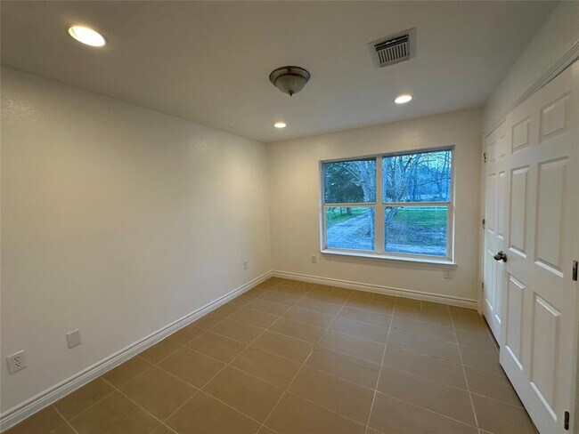 Building Photo - 10412 Ehlers Rd