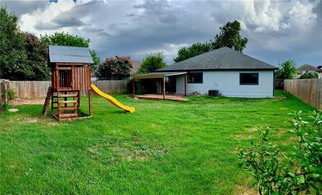 Building Photo - 2907 Donnell Dr