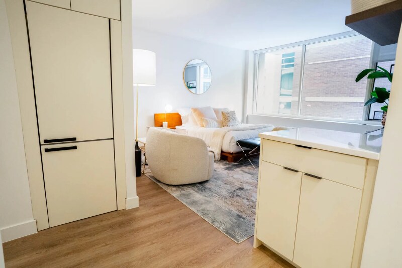 Building Photo - 29 E Chestnut St