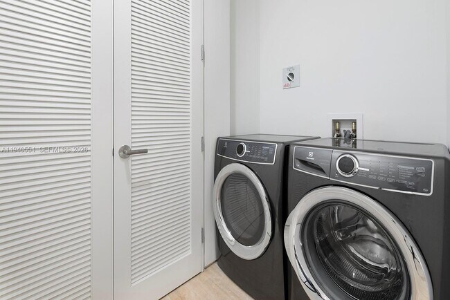 Building Photo - 311 Meridian Ave