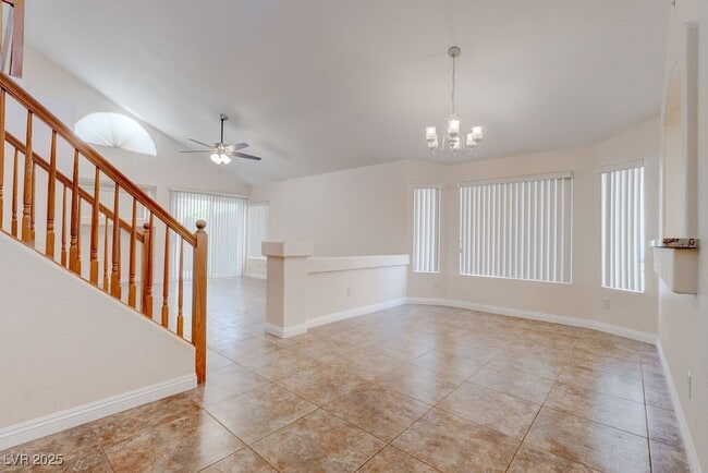 Building Photo - 8753 Country View Ave