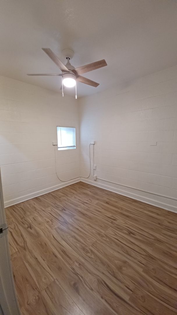 Building Photo - Single Level, Ground Floor, 3 Bed/1 Bath A...