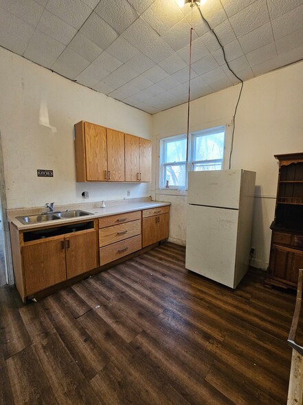 Building Photo - 254 W Peoria Ave