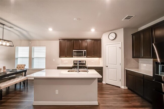 Building Photo - 403 Grapefruit Rd