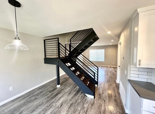Building Photo - Stunning Townhome In Santee with Modern Fi...