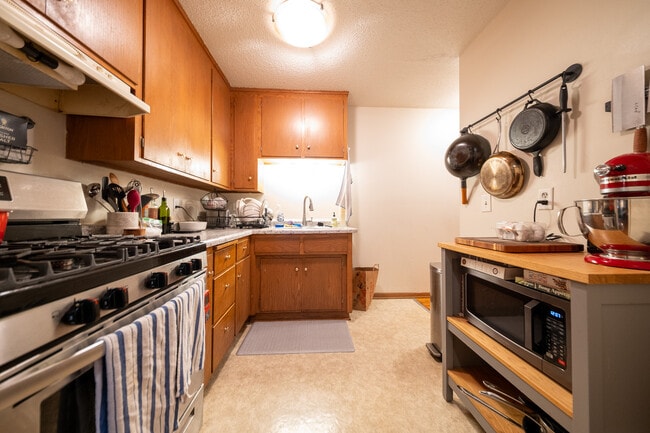 Building Photo - 3235 S 39th Ave