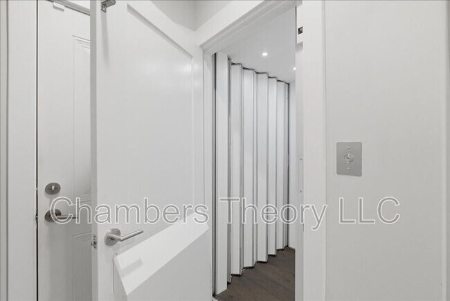 Building Photo - 42392 Soave Dr
